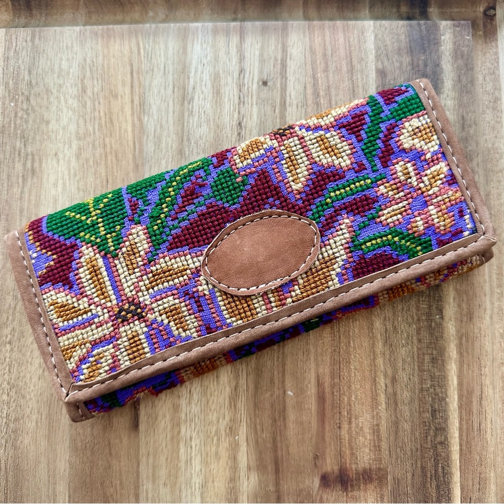 Artisan Wallet Hand embroidered. Mexican Wallet